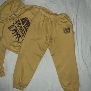 Billabong Womens Mustard Jogger Pants high waisted and Cropped hoodie set